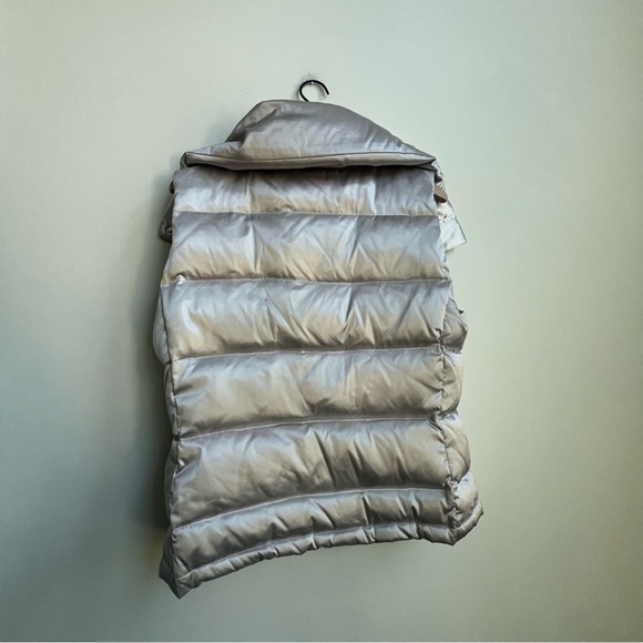 Talbots Metallic Silver puffer vest Duck down filled medium Pockets Full Zip - Picture 7 of 11
